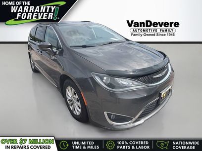 Used 2018 Chrysler Pacifica Touring-L