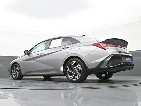 Certified 2025 Hyundai Elantra Sport image 43