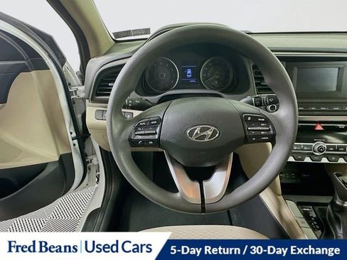 Used 2020 Hyundai Elantra SE image 12