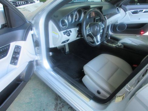 Used 2013 Mercedes-Benz C 350 Sport image 7