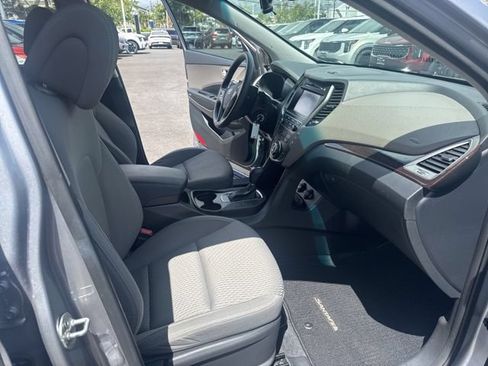 Used 2019 Hyundai Santa Fe XL SE FWD image 13