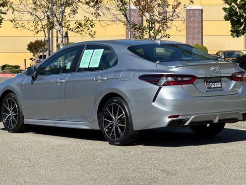 Used 2024 Toyota Camry SE image 6