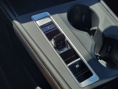 Used 2026 Volkswagen Atlas Cross Sport SE image 25