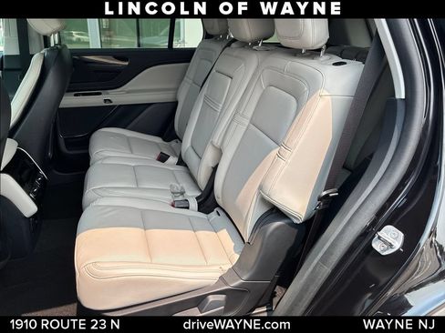 Certified 2025 Lincoln Aviator Reserve w/ Illumination Package AWD/4WD image 23