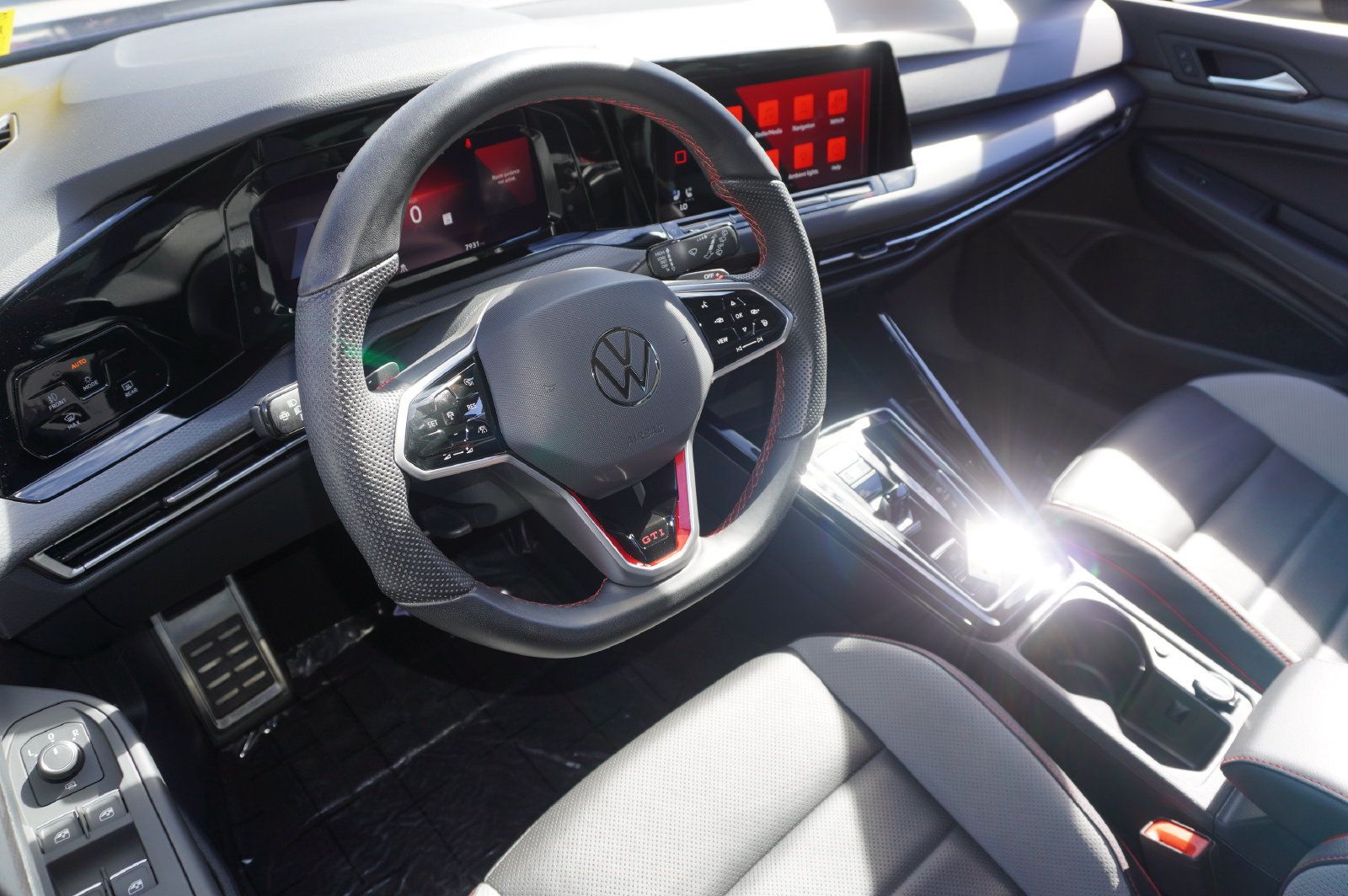 Used 2023 Volkswagen GTI SE FWD image 11