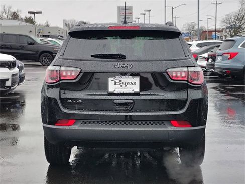 New 2026 Jeep Compass Latitude image 30