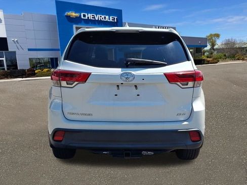 Used 2019 Toyota Highlander XLE FWD image 24