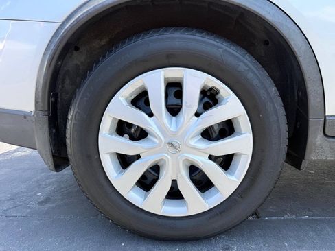 Used 2017 Nissan Rogue S FWD image 26