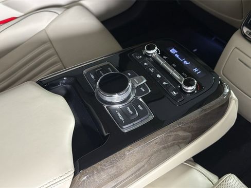 Used 2018 Genesis G90 3.3T Premium image 31