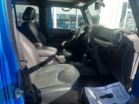 Used 2016 Jeep Wrangler Unlimited Sport image 9