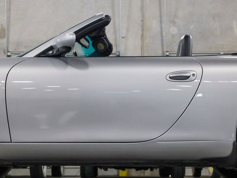 Used 2001 Porsche 911 Carrera image 26