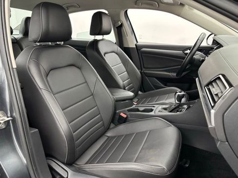 Used 2024 Volkswagen Jetta SE FWD image 30