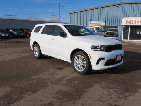 Used 2024 Dodge Durango GT image 2