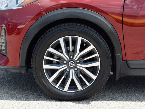 Used 2021 Nissan Kicks SV FWD image 26