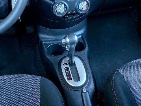 Used 2014 Nissan Versa SV FWD image 22