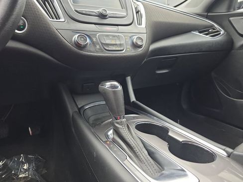 Used 2018 Chevrolet Malibu LT FWD image 27