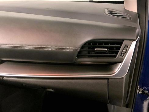 Used 2025 Nissan Rogue SV image 16