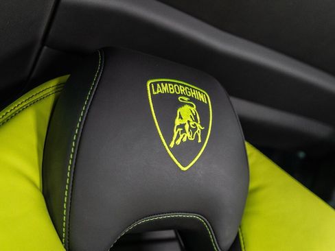 Used 2017 Lamborghini Huracan LP 610-4 AWD/4WD image 40
