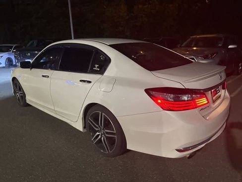 Used 2016 Honda Accord Sport image 21