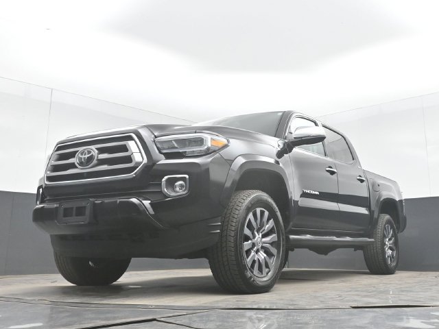 Used 2022 Toyota Tacoma Limited AWD/4WD image 45