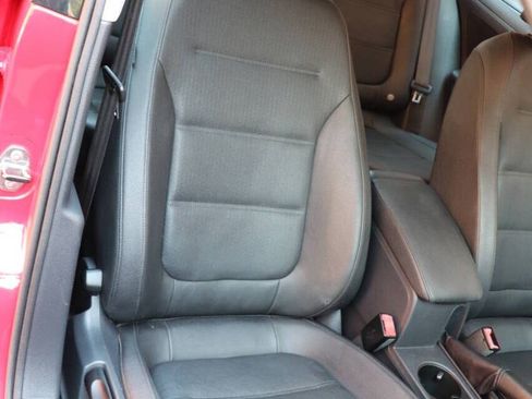 Used 2012 Volkswagen Jetta SE FWD image 33