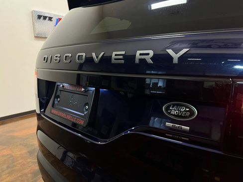 Used 2018 Land Rover Discovery SE image 46