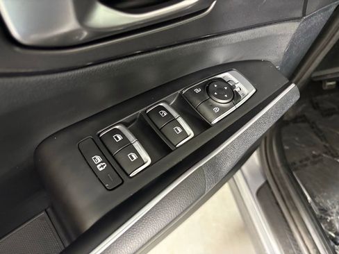 Used 2023 Kia Sorento LX image 15