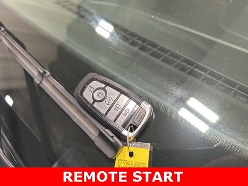 Used 2024 Ford Edge SEL w/ Convenience Package image 46