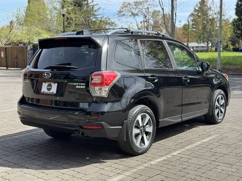 Used 2017 Subaru Forester 2.5i Premium w/ Rugged Package #1 AWD/4WD image 5