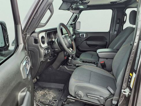 Used 2024 Jeep Wrangler Willys AWD/4WD image 21