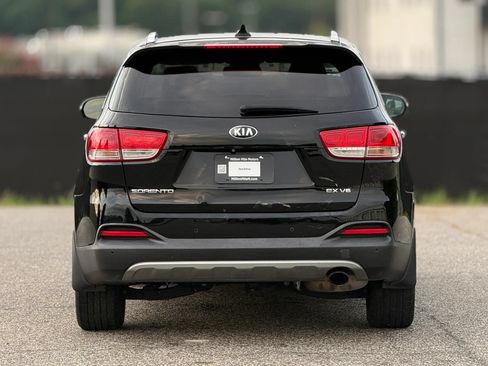 Used 2017 Kia Sorento EX w/ EX Advanced Touring Package FWD image 4
