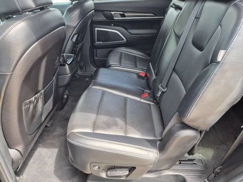 Used 2023 Kia Telluride LX AWD/4WD image 25