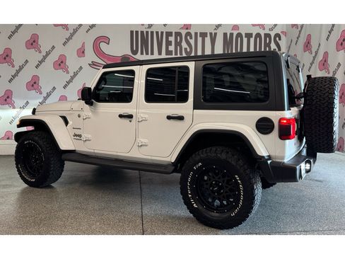 Used 2018 Jeep Wrangler Unlimited Sahara w/ Cold Weather Group AWD/4WD image 13