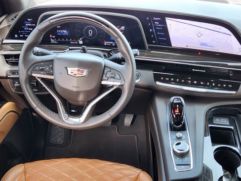 Certified 2024 Cadillac Escalade Premium Luxury w/ Performance Package image 27