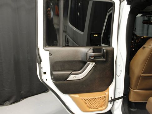 Used 2017 Jeep Wrangler Unlimited Sahara w/ Dual Top Group image 26