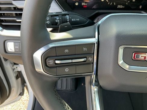 New 2025 GMC Acadia Elevation image 8