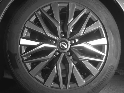 Used 2025 Nissan Altima 2.5 SV image 14