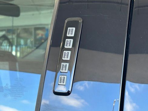 Used 2023 Ford F250 Lariat w/ Lariat Ultimate Package AWD/4WD image 17