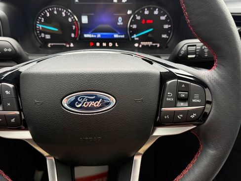 Used 2024 Ford Explorer ST-Line w/ Class IV Trailer Tow Package AWD/4WD image 17