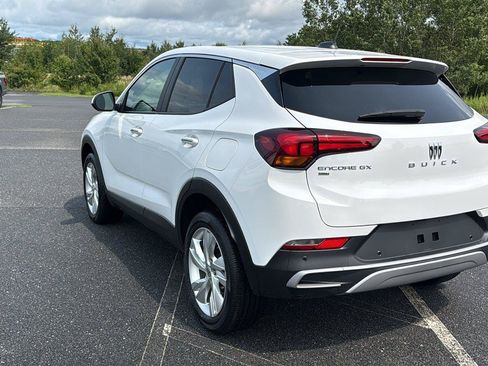 Used 2024 Buick Encore GX Preferred w/ Advanced Technology Package AWD/4WD image 8
