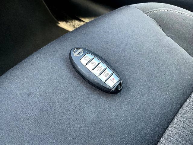 Used 2025 Nissan Altima 2.5 SV FWD image 33