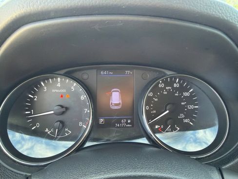 Used 2018 Nissan Rogue SV FWD image 21