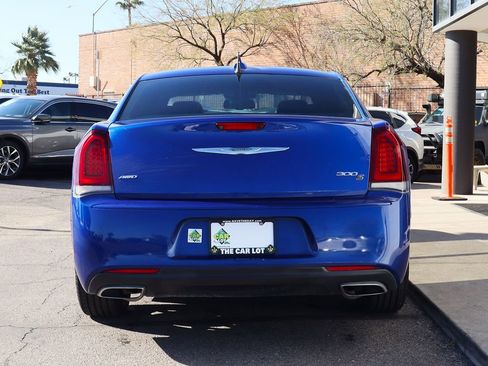 Used 2018 Chrysler 300 S image 11