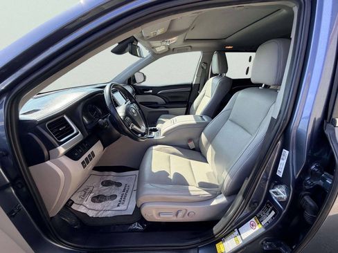 Used 2019 Toyota Highlander Limited AWD/4WD image 20