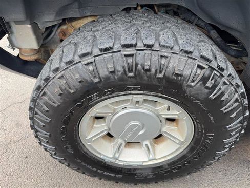 Used 2005 HUMMER H2 SUT w/ Preferred Equipment Group image 31