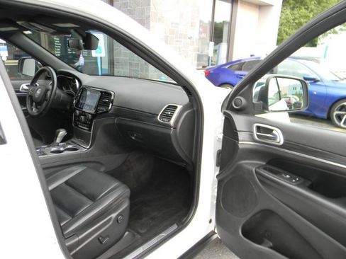 Used 2019 Jeep Grand Cherokee Limited AWD/4WD image 23