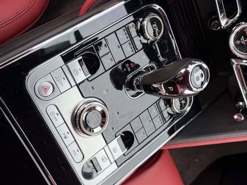 Used 2024 Bentley Flying Spur V8 AWD/4WD image 20