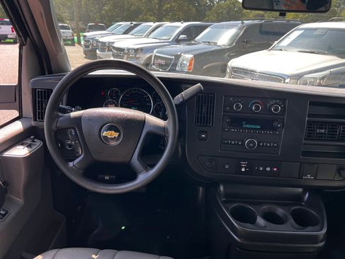 Used 2022 Chevrolet Express 2500 w/ Driver Convenience Package image 12