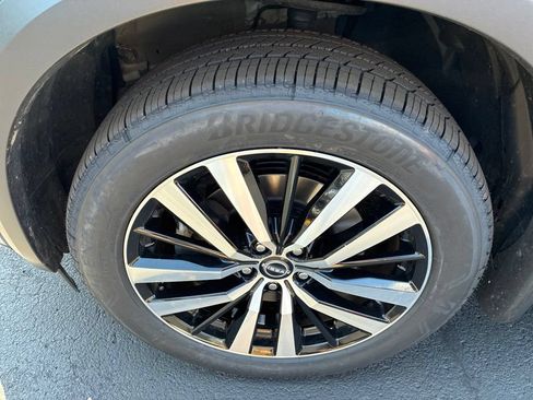 Certified 2023 Nissan Pathfinder Platinum AWD/4WD image 12