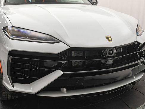 Used 2025 Lamborghini Urus SE image 27
